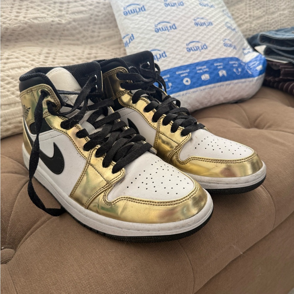 Gold Air Jordan 1 Mid